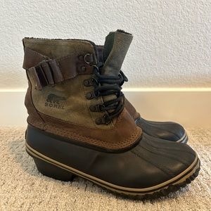 Sorel ankle snow boots.